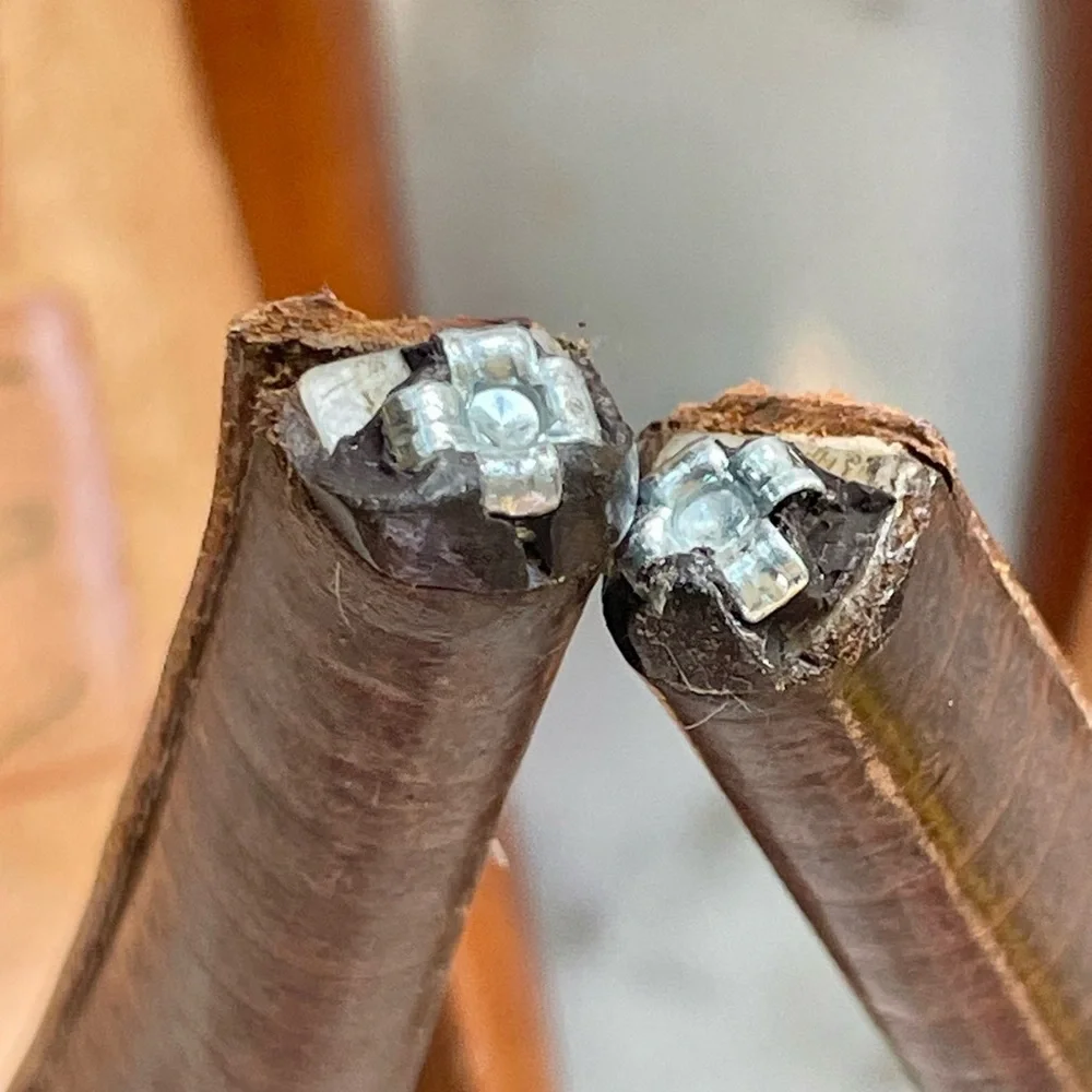 Yves Saint Laurent leather pointed toe pumps, buckle accent, needs heel taps, 37 - Picture 12 of 15